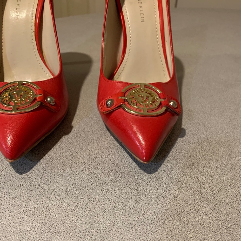 Anne Klein Red  Leather Embellished Pumps sz 8.5 M - Picture 2 of 7